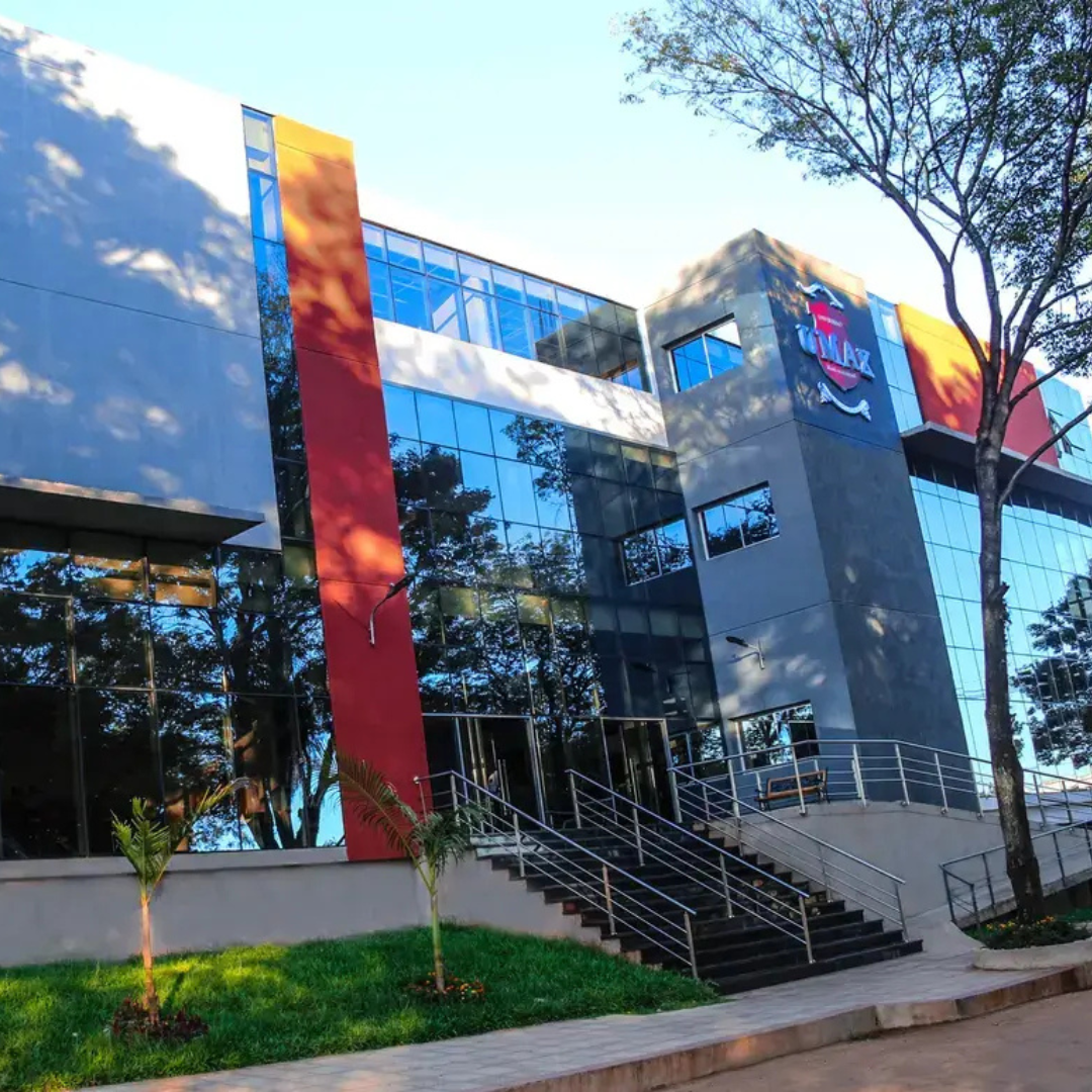 Fachada da Universidad María Auxiliadora em Assunção